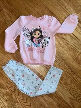 Gabby’s Dollhouse Girls Sz 6 Matching Set with Heart-Print Gray Pants